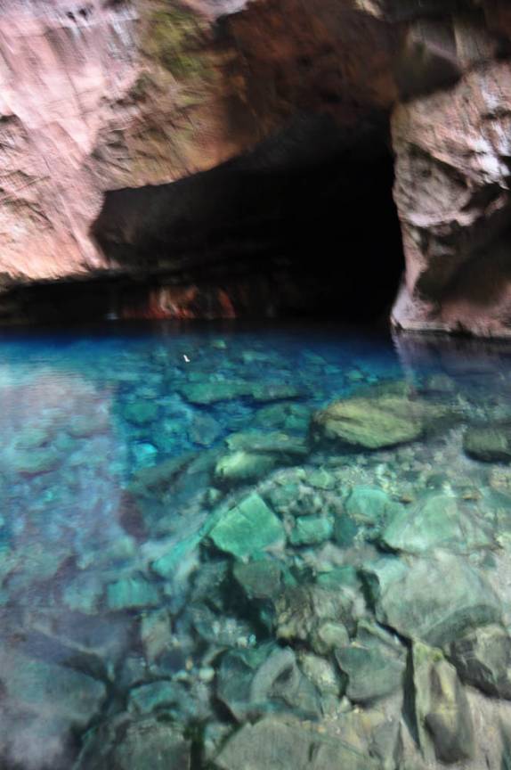 A maravilhosa nascente de águas cristalinas chamada Encanto Azul, próximo à Riachão, na Chapada das Mesas - MA
